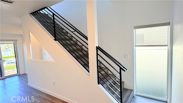 Detail Gallery Image 12 of 25 For 1418 S Cloverdale Ave, Los Angeles,  CA 90019 - 3 Beds | 3 Baths