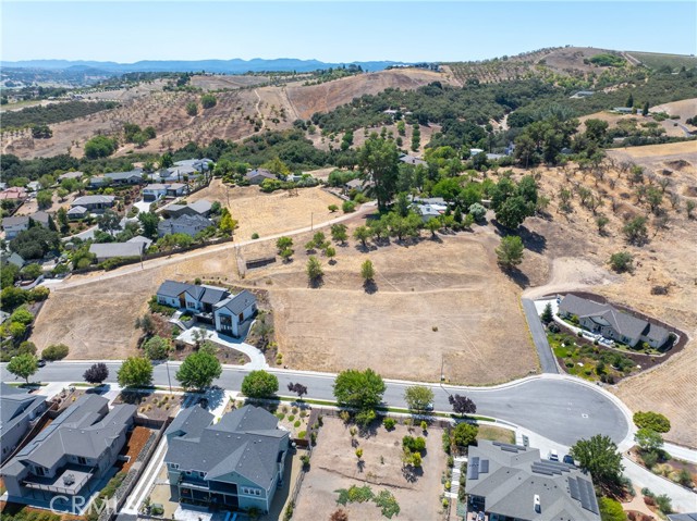 Detail Gallery Image 5 of 16 For 308 Maplewood Ct, Paso Robles,  CA 93446 - – Beds | – Baths