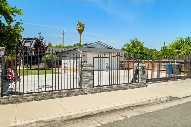 2608 Temple Lane, Bakersfield CA: https://media.crmls.org/medias/fd4ab624-d37d-455c-b643-94c3d0e7f1f2.jpg