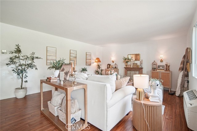 Detail Gallery Image 4 of 33 For 2402 via Mariposa 1e,  Laguna Woods,  CA 92637 - 2 Beds | 2 Baths