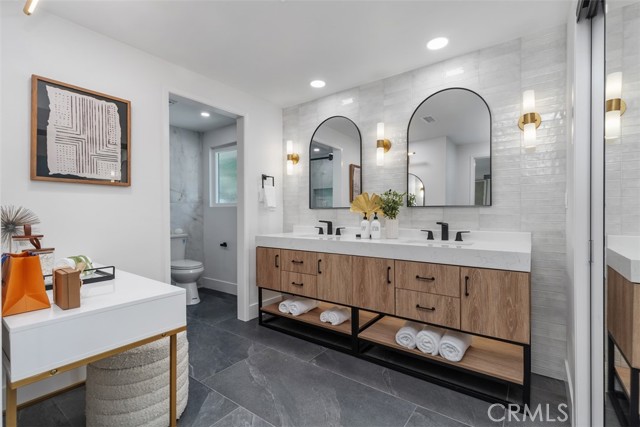 13762 Palace Way, Tustin CA: https://media.crmls.org/medias/fd4dd6e7-d786-4ffd-952d-544ce31ff705.jpg