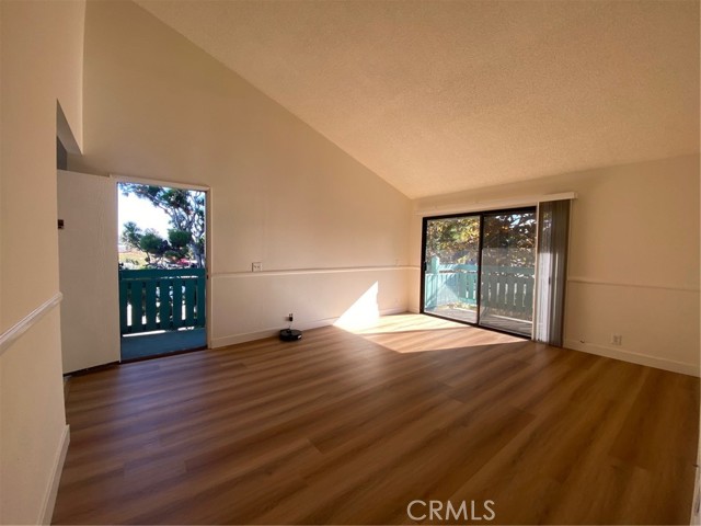 Detail Gallery Image 2 of 13 For 20527 S Vermont Ave #4,  Torrance,  CA 90502 - 2 Beds | 2 Baths