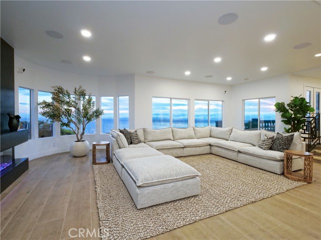 Detail Gallery Image 32 of 58 For 32551 Seacliff Dr, Rancho Palos Verdes,  CA 90275 - 4 Beds | 3/1 Baths