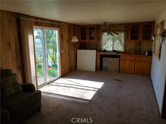 184 Peak View Drive, Oroville CA: https://media.crmls.org/medias/fd4f46d5-6d3f-441e-bf47-da2cfe3500b1.jpg