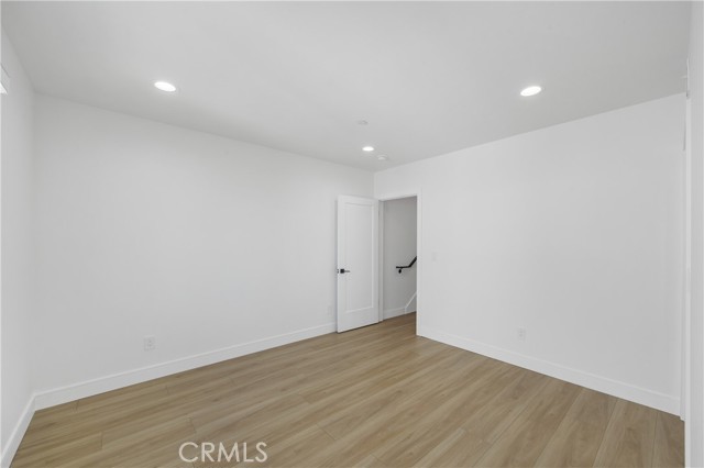 Detail Gallery Image 17 of 33 For 14422 Tiara #1/2,  Van Nuys,  CA 91401 - 5 Beds | 5 Baths