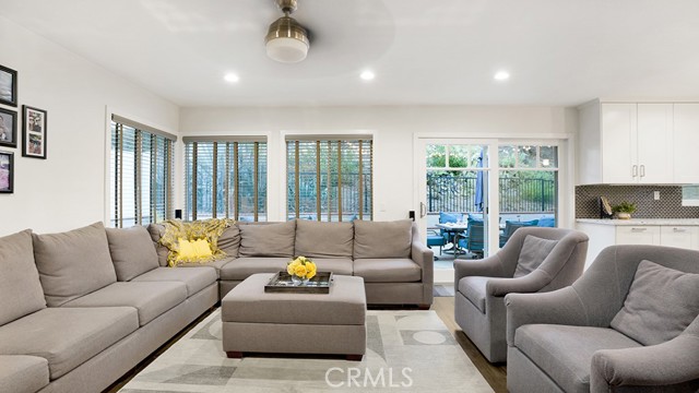 27 Apache Drive, Trabuco Canyon CA: https://media.crmls.org/medias/fd503221-81cd-46a4-9d8a-3b49e73ee874.jpg