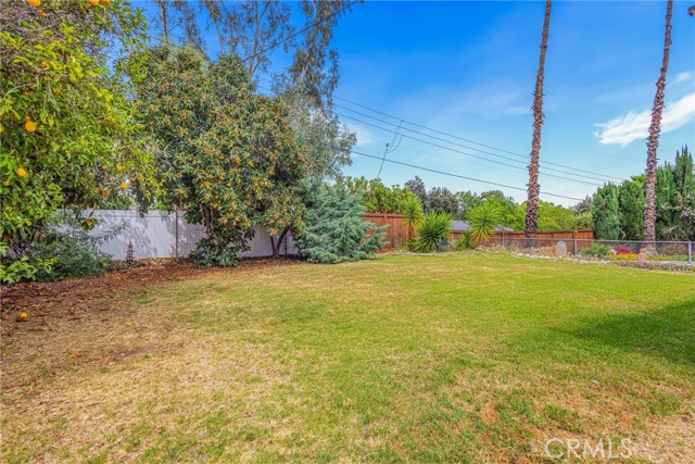 Detail Gallery Image 14 of 67 For 2367 Deerhorn Dr, Riverside,  CA 92506 - 4 Beds | 2/1 Baths