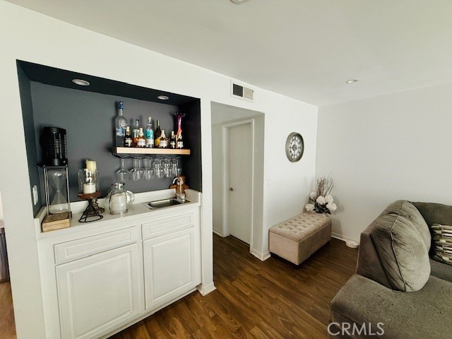 Detail Gallery Image 7 of 36 For 10068 Larwin Ave #2,  Chatsworth,  CA 91311 - 4 Beds | 3 Baths