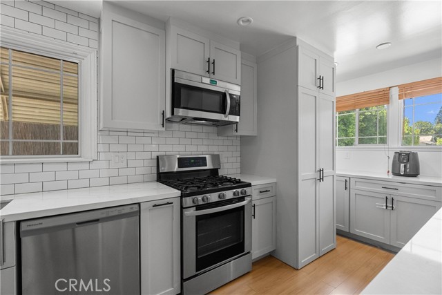 17172 Lahey Street, Granada Hills CA: https://media.crmls.org/medias/fd53d5ae-e124-4db1-bf85-9c3746865034.jpg