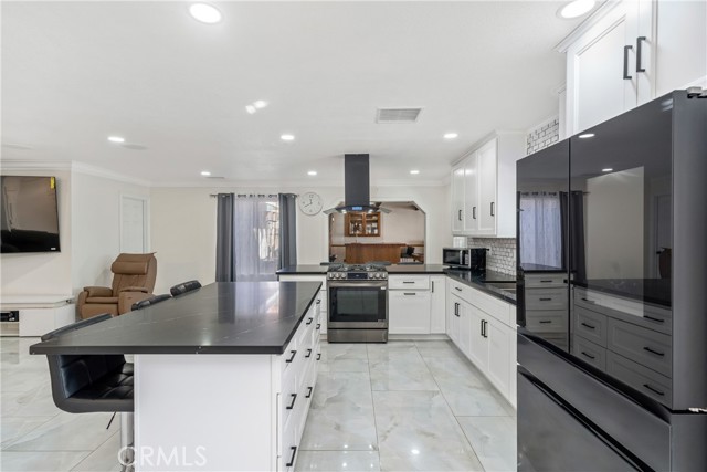 Detail Gallery Image 9 of 38 For 2649 28th, Highland,  CA 92346 - 4 Beds | 2 Baths