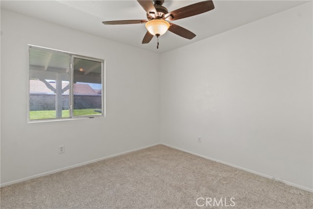 6210 W Avenue J5, Lancaster CA: https://media.crmls.org/medias/fd549922-eb2a-441f-84cf-9836d4f95446.jpg