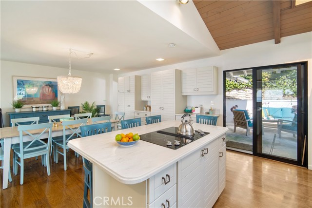 Detail Gallery Image 8 of 54 For 19 N Vista De La Luna, Laguna Beach,  CA 92651 - 3 Beds | 2 Baths