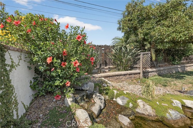 1463 Clock Ave, Redlands CA: https://media.crmls.org/medias/fd566207-6236-4d8e-8710-e81bd076fe44.jpg