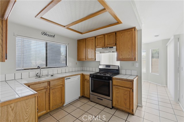 Detail Gallery Image 9 of 37 For 13645 Agate Way, Victorville,  CA 92392 - 3 Beds | 2 Baths