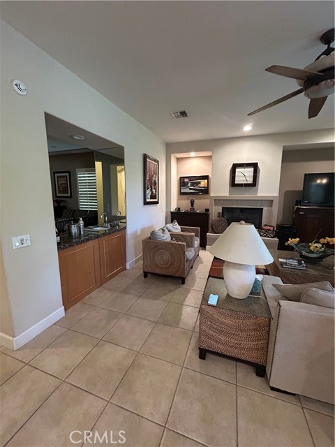 17 Bellisimo Court, Rancho Mirage CA: https://media.crmls.org/medias/fd56a8c4-9dbb-4663-ac57-fb6d5d1ced55.jpg