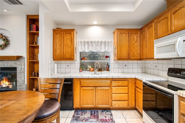 Detail Gallery Image 18 of 55 For 22410 Canyon Lake Dr, Canyon Lake,  CA 92587 - 3 Beds | 2/1 Baths