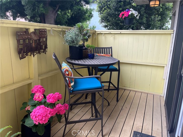 Charming front patio…