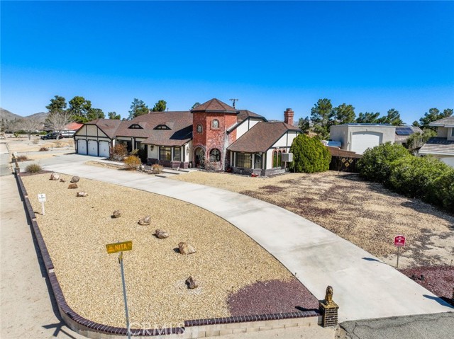 5 Bed Home for Sale in Apple Valley, California