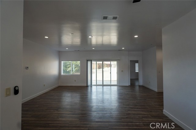 Detail Gallery Image 6 of 31 For 10304 Primrose Ave, Hesperia,  CA 92345 - 3 Beds | 2 Baths