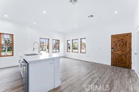 Detail Gallery Image 7 of 33 For 51 Kennebec Ave #3,  Long Beach,  CA 90803 - 3 Beds | 3/1 Baths