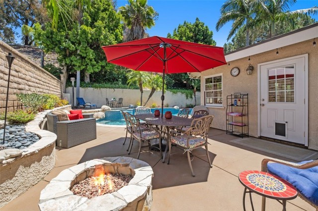 25572 Orchard Rim Ln, Lake Forest CA: https://media.crmls.org/medias/fd5a5e71-87d9-4877-ba9f-8276127a79d5.jpg