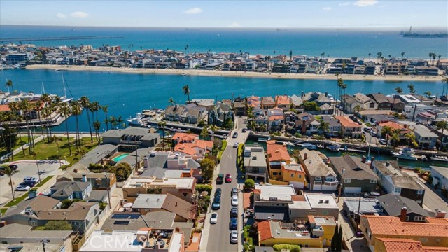 29 W Neapolitan Lane, Long Beach CA: https://media.crmls.org/medias/fd5c7e13-8e66-4eb7-810f-1f0561a744f7.jpg