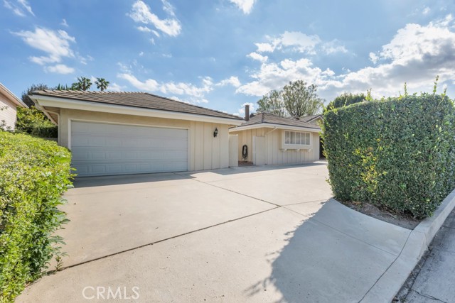 Detail Gallery Image 4 of 57 For 10132 Hadley, Northridge,  CA 91324 - 4 Beds | 3 Baths