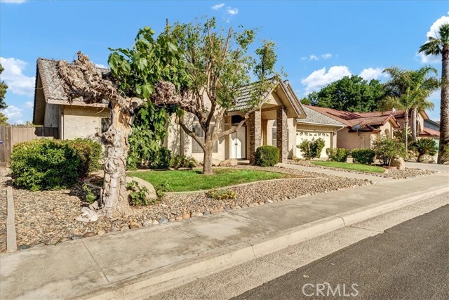Detail Gallery Image 3 of 53 For 1219 University Ave, Hanford,  CA 93230 - 3 Beds | 2 Baths