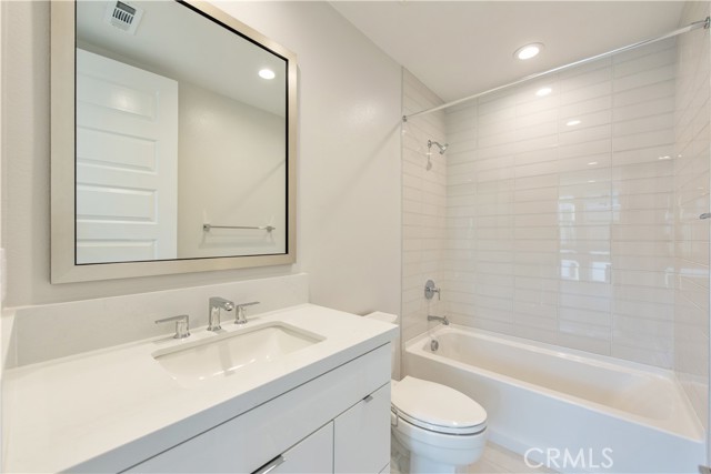 Detail Gallery Image 16 of 40 For 209 Mask, Irvine,  CA 92618 - 5 Beds | 5 Baths