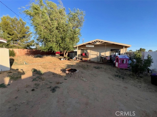21835 Dotame Avenue, Apple Valley CA: https://media.crmls.org/medias/fd5cf845-037a-4b75-85c9-f4fd81b35976.jpg