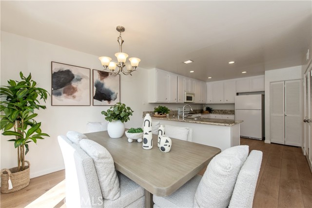 Detail Gallery Image 7 of 31 For 28 Exeter #19,  Irvine,  CA 92612 - 2 Beds | 2/1 Baths