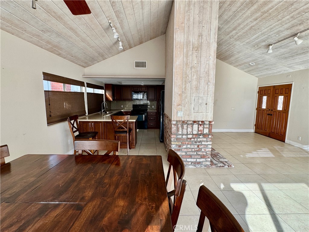 Fd5d97b6 A559 43bd A5f4 7fb1e675370d