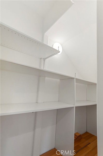 Detail Gallery Image 23 of 43 For 5678 Como Circle, Woodland Hills,  CA 91367 - 5 Beds | 3/1 Baths