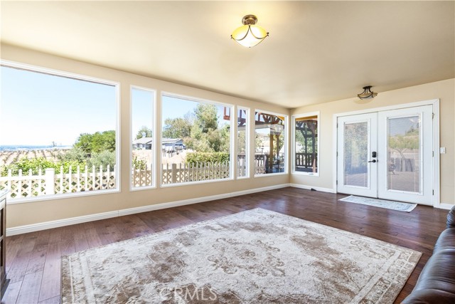 7240 Iverson Place, Paso Robles CA: https://media.crmls.org/medias/fd5df8ab-3778-4029-8e69-345505fd09d1.jpg