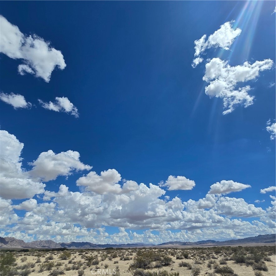 https://media.crmls.org/medias/fd5e0d44-73bf-4be2-adac-e54c838700f6.jpg?preset=X-Large