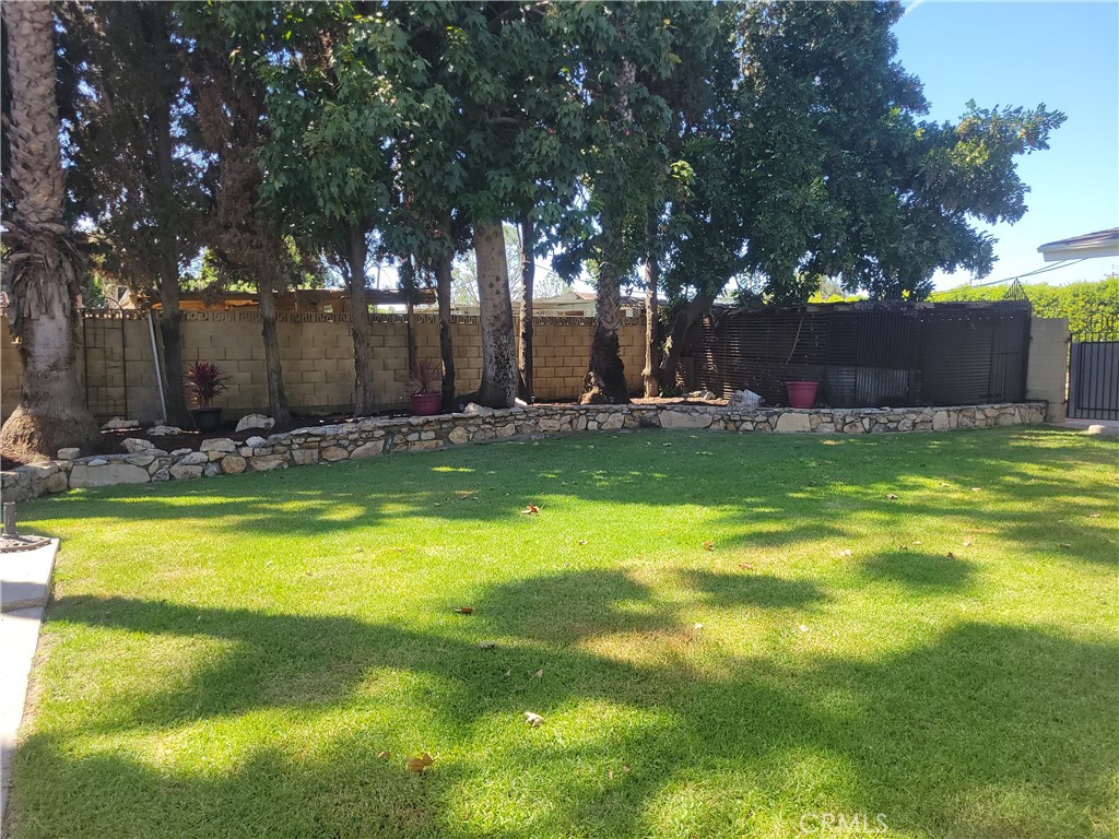 https://media.crmls.org/medias/fd5e9748-793c-4fd0-993a-0807453b06a6.jpg?preset=X-Large