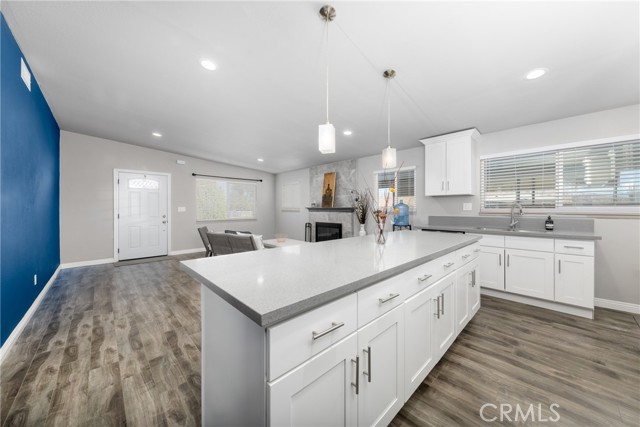 Detail Gallery Image 13 of 30 For 23161 Minnetonka, Apple Valley,  CA 92308 - 4 Beds | 2 Baths