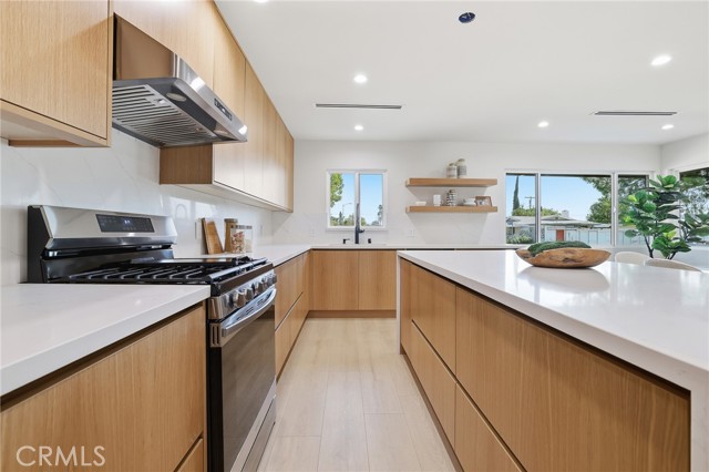 Detail Gallery Image 14 of 46 For 9651 Comanche, Chatsworth,  CA 91311 - 3 Beds | 2 Baths