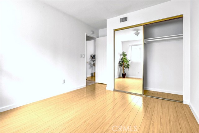 27142 Langside Avenue, Canyon Country CA: https://media.crmls.org/medias/fd60e184-174a-4328-8466-9039503dd519.jpg