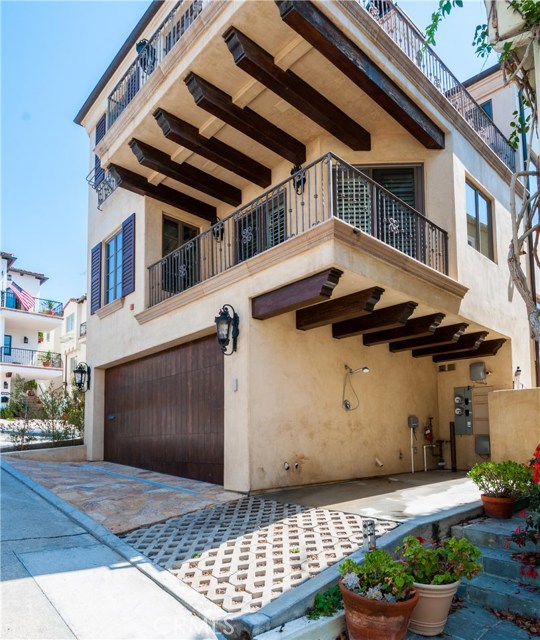 3105 Alma Avenue, Manhattan Beach, California 90266, 3 Bedrooms Bedrooms, ,4 BathroomsBathrooms,Residential,Sold,Alma,SB17010414