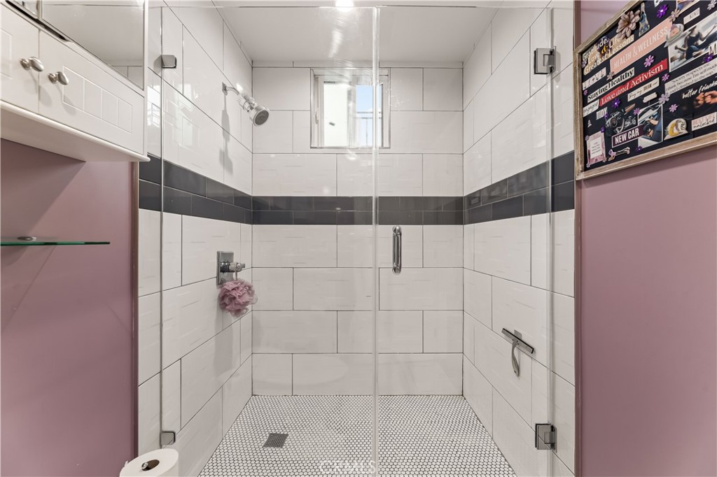 https://media.crmls.org/medias/fd6118ed-0168-469a-b870-87c30ccaaa4b.jpg?preset=X-Large