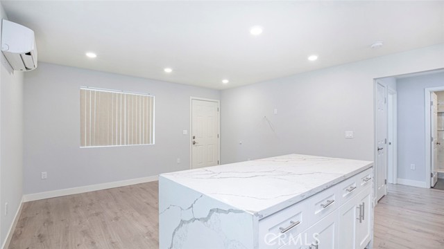 Detail Gallery Image 4 of 18 For 12558 1/2 Vanowen St, North Hollywood,  CA 91605 - 1 Beds | 1 Baths