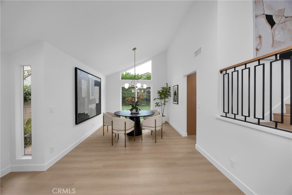 https://media.crmls.org/medias/fd620780-6001-4679-b762-2d34a79b46a0.jpg?preset=X-Large