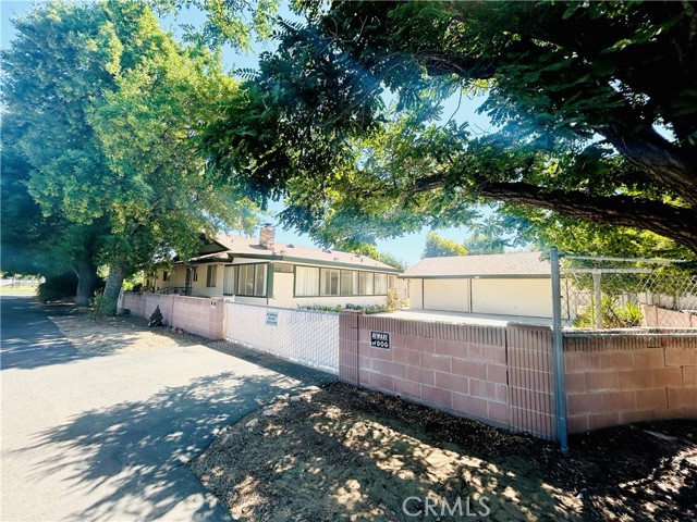 2750 W Devonshire Avenue, Hemet CA: https://media.crmls.org/medias/fd620843-6410-4693-a99c-250aa4930f7c.jpg