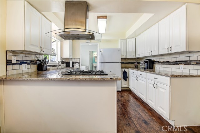 Detail Gallery Image 11 of 38 For 121 W Citron St, Corona,  CA 92882 - 3 Beds | 2 Baths