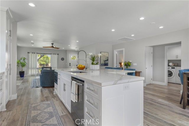 Detail Gallery Image 14 of 41 For 286 Glendora Ave, Long Beach,  CA 90803 - 3 Beds | 3 Baths