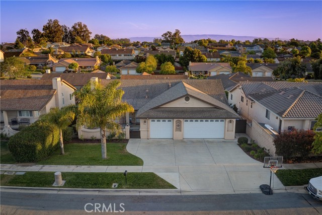 200 Cyclone Street, Nipomo CA: https://media.crmls.org/medias/fd630115-e792-4e95-b0f1-348dfb470403.jpg