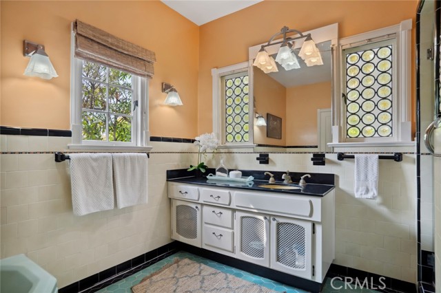 Detail Gallery Image 57 of 74 For 1020 Hillcroft Rd, Glendale,  CA 91207 - 6 Beds | 4/2 Baths