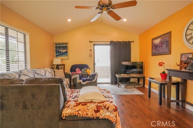 Detail Gallery Image 10 of 35 For 19273 Palm Way, Apple Valley,  CA 92308 - 2 Beds | 2 Baths