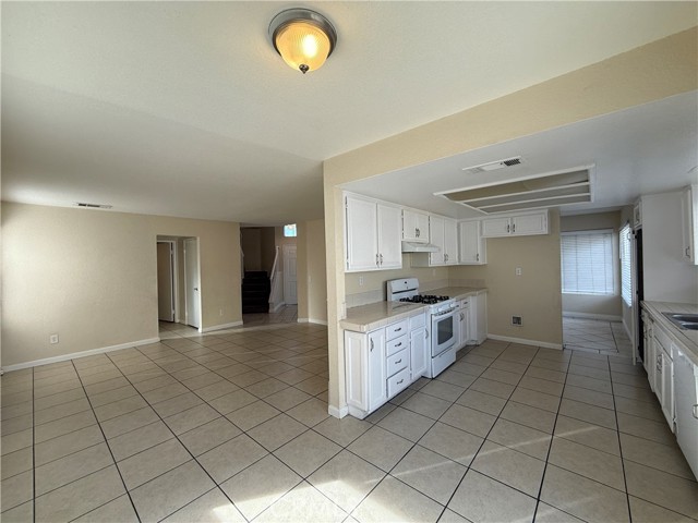 Detail Gallery Image 19 of 61 For 927 Dolphin Dr, Perris,  CA 92571 - 4 Beds | 2/1 Baths